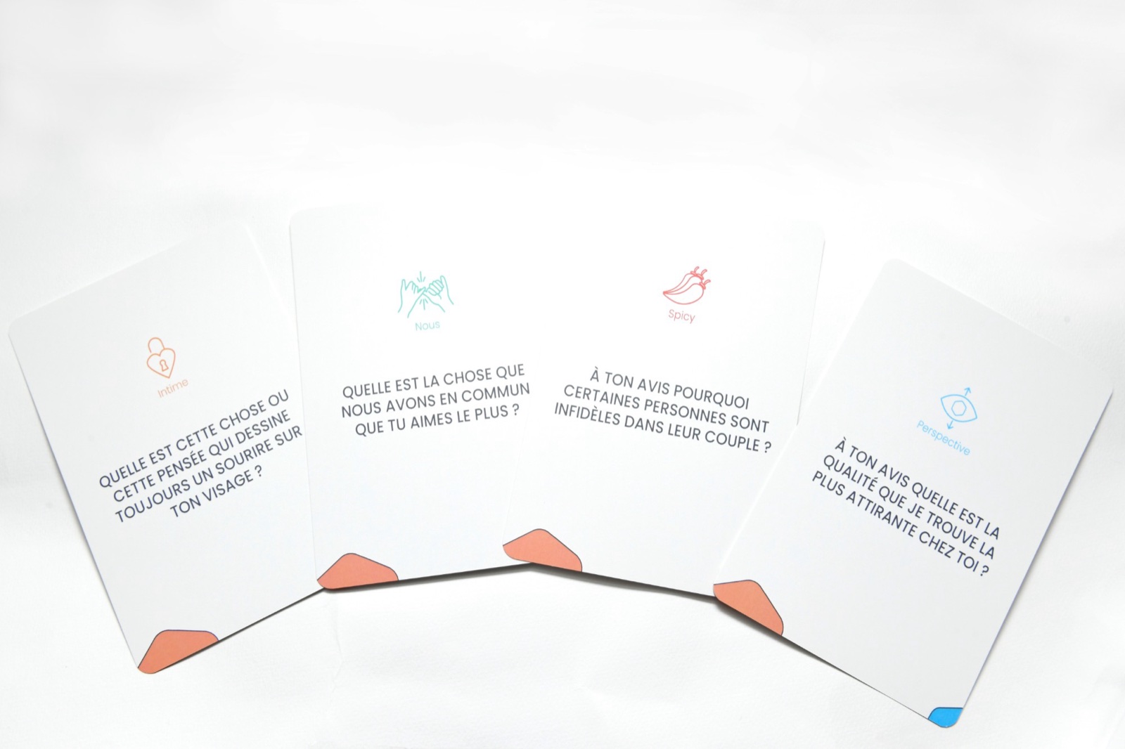 Quatre cartes : Intime, Nous, Spicy et Perspective
